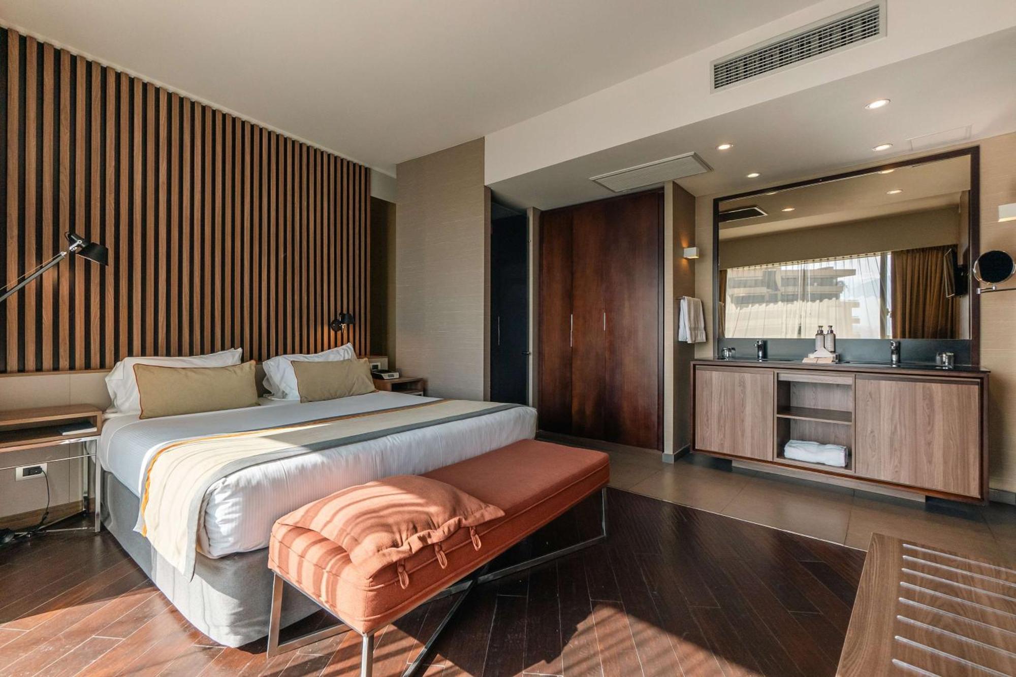 Doubletree By Hilton Santiago Kennedy, Chile Ξενοδοχείο Εξωτερικό φωτογραφία